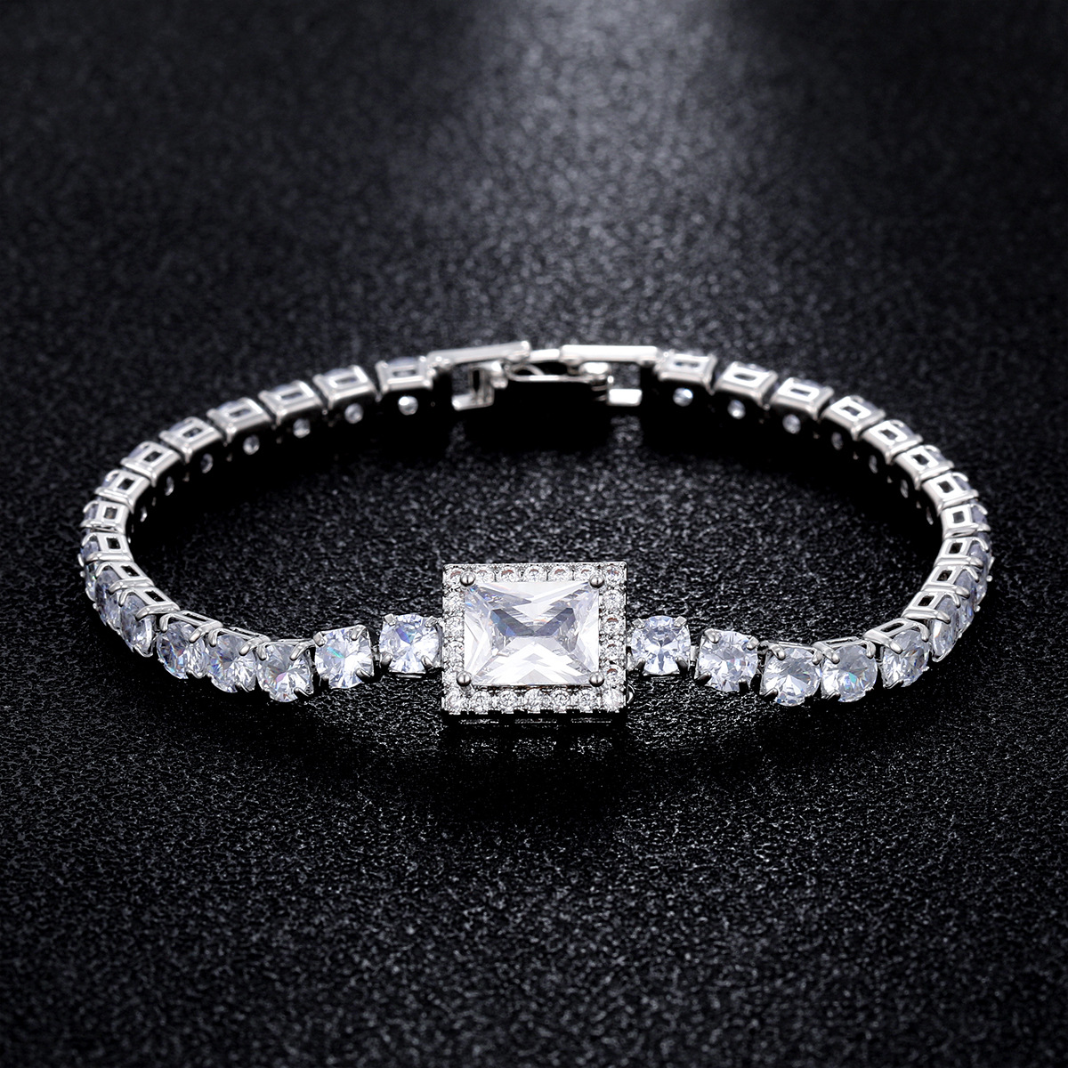 Europe And The United States  Hot Sale Classic Geometric Design Square Exquisite Zircon Bracelet Women Tennis Bracelet Bracelet Jewelry Wholesale 2