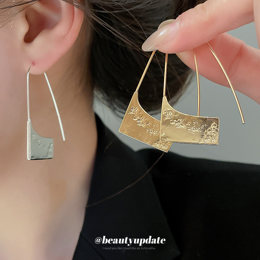 Exaggerated Quadrilateral Ear Hook Earrings For Women In Golden Copper With 18K Real Gold Plated And 304 Stainless Steel 2