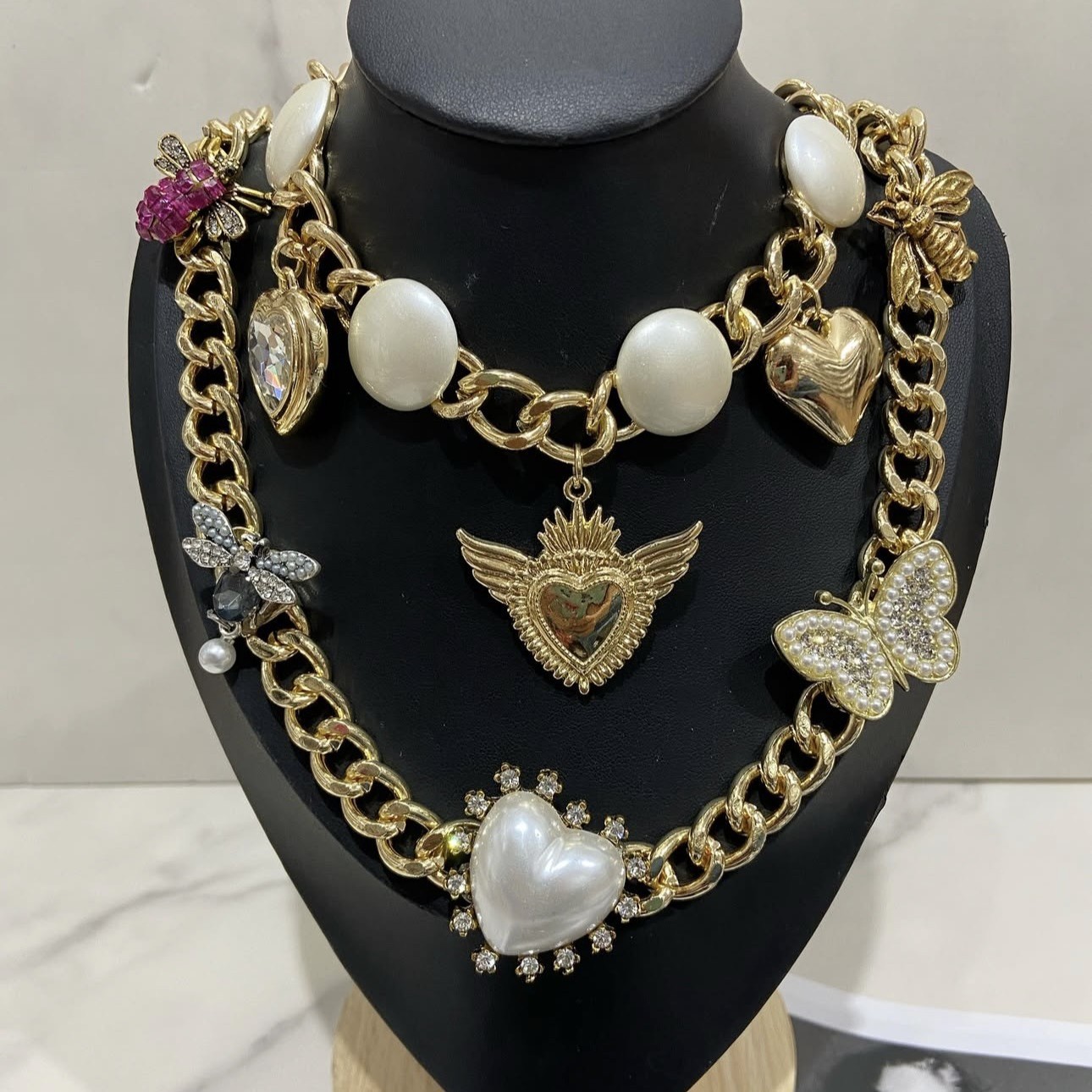 Explosions Necklace Love Necklace Big Heart Bee Butterfly Necklace High-grade Retro Light Luxury Necklace