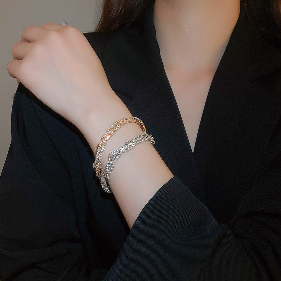 Exquisite Multi-Layer Wrapped Diamond Bracelet Ultra-Shiny Elegant European Style Women's Luxury Sensation Hand Jewelry 3