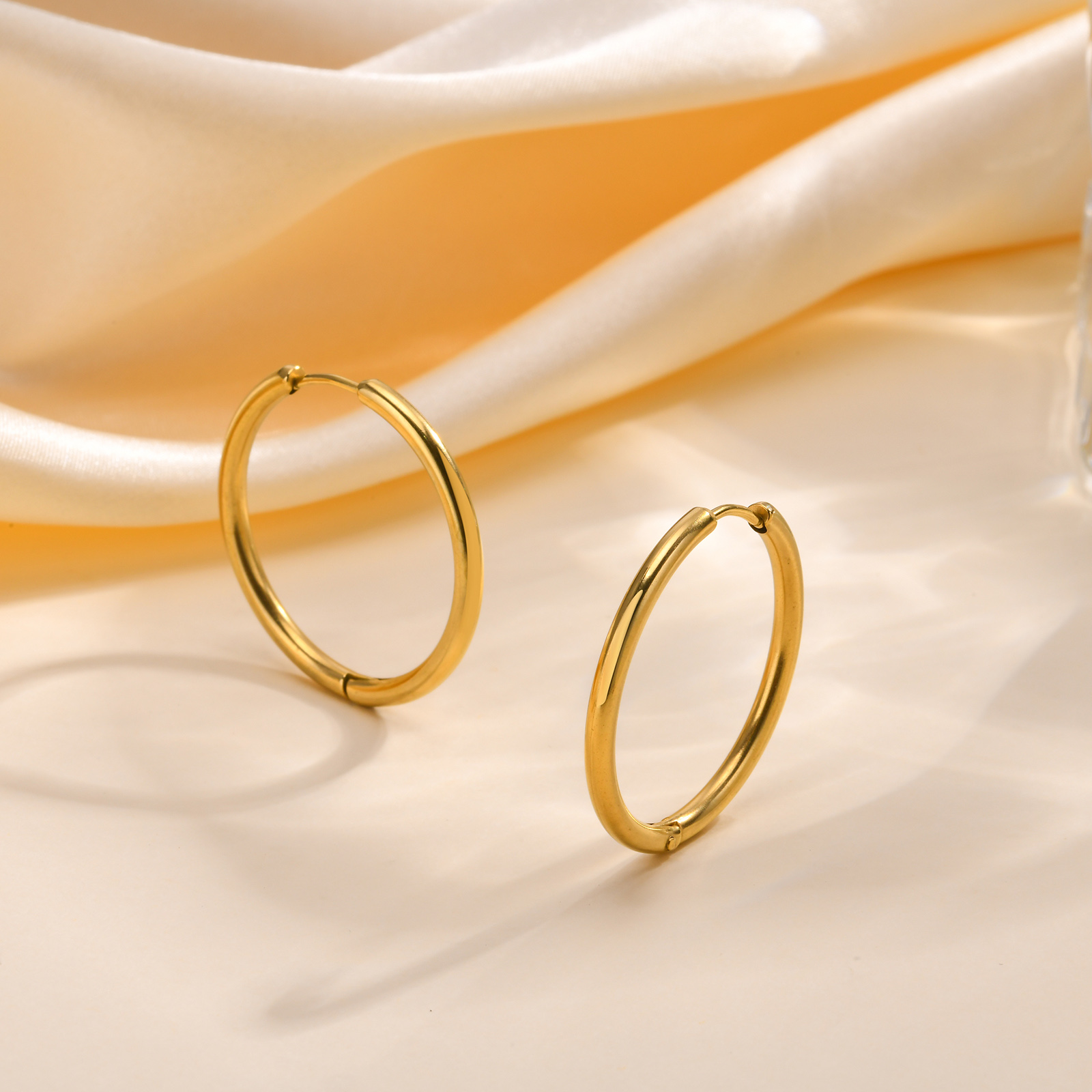Fashion Geometric Hoop Earrings For Women In 201 Stainless Steel With Waterproof Non Tarnish PVD Coated Metal Design 3