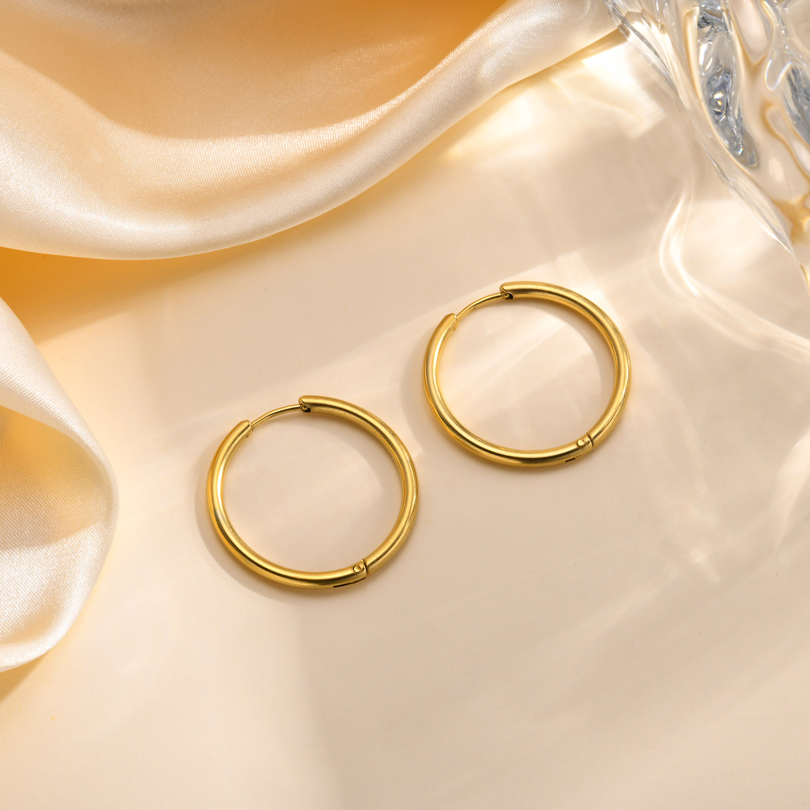 Fashion Geometric Hoop Earrings For Women In 201 Stainless Steel With Waterproof Non Tarnish PVD Coated Metal Design 4