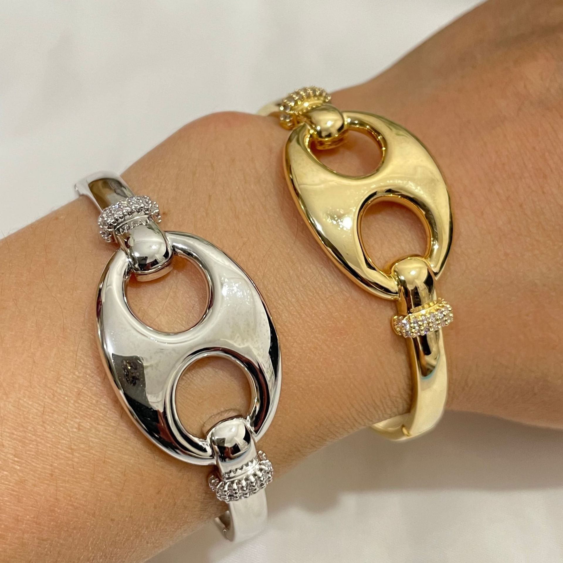 Fashionable Glittering Pig Nose Bracelet Women's Style Smooth Surface Embedded Diamond Retro Small Audience Popular Hand Bracelet 2