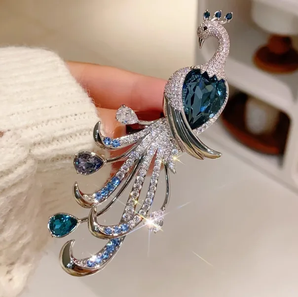 Peacock Spirit Brooch Zinc Alloy Animal Accessories Ladies Vintage Clothing Decoration