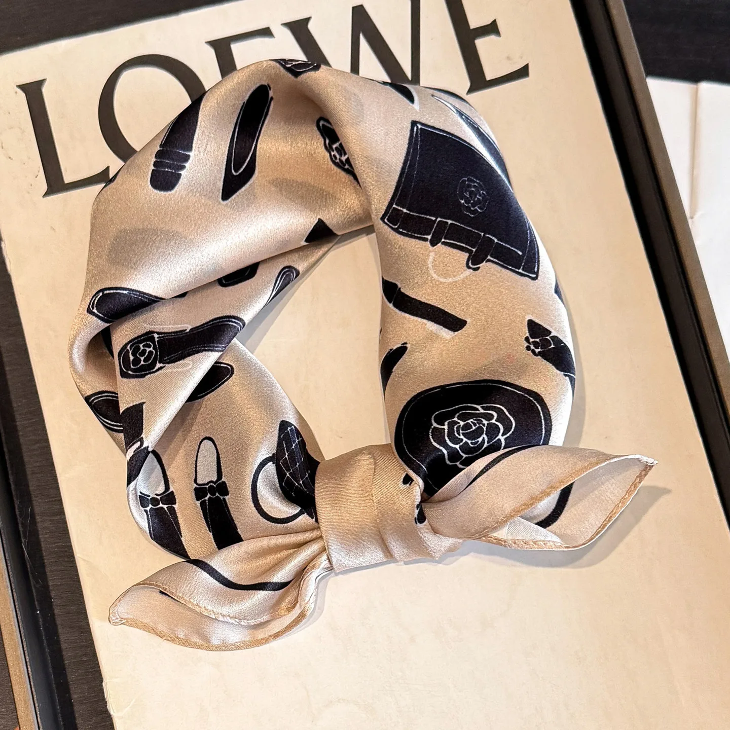 Elegant  Silk Bandana For Women Featuring Beautiful Flowers, Perfect For Spring Season