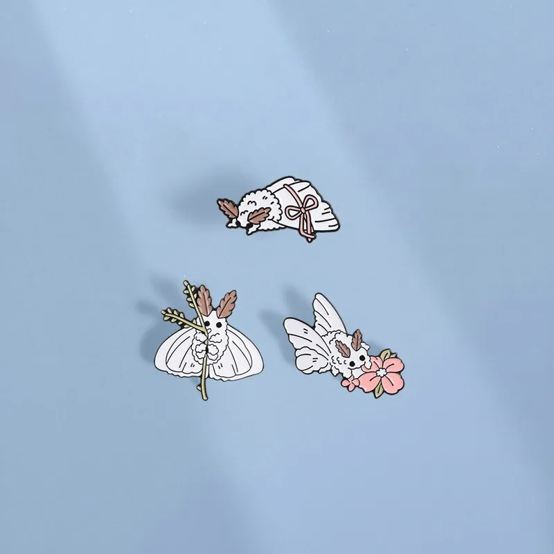 Flowers Pin Made Of Zinc Alloy Featuring Electroplated Craftsmanship