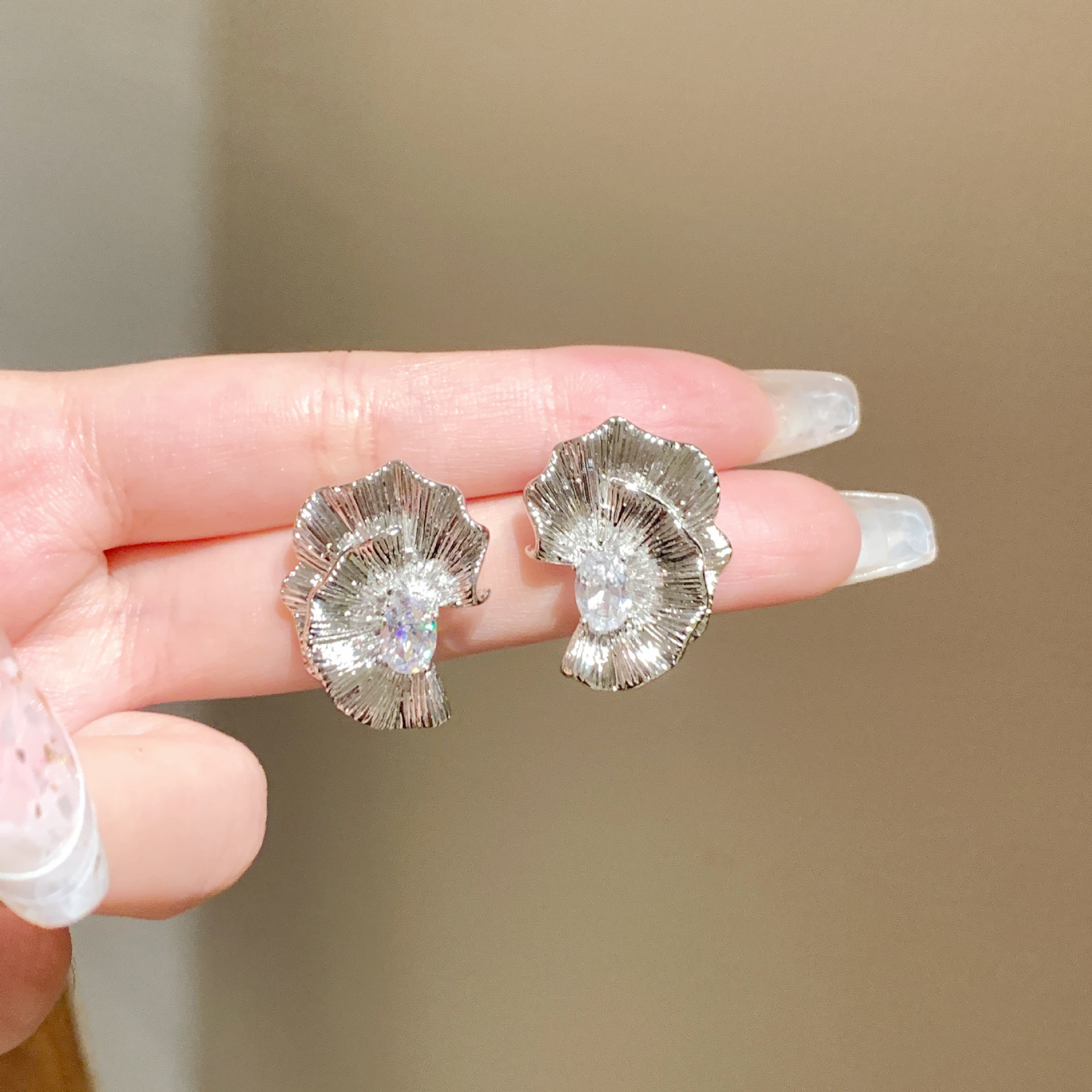 Flowers Stud Earrings For Women In 925 Sterling Silver With 14K Real Gold Plated Electroplated Finish And Zircon Inlay 3