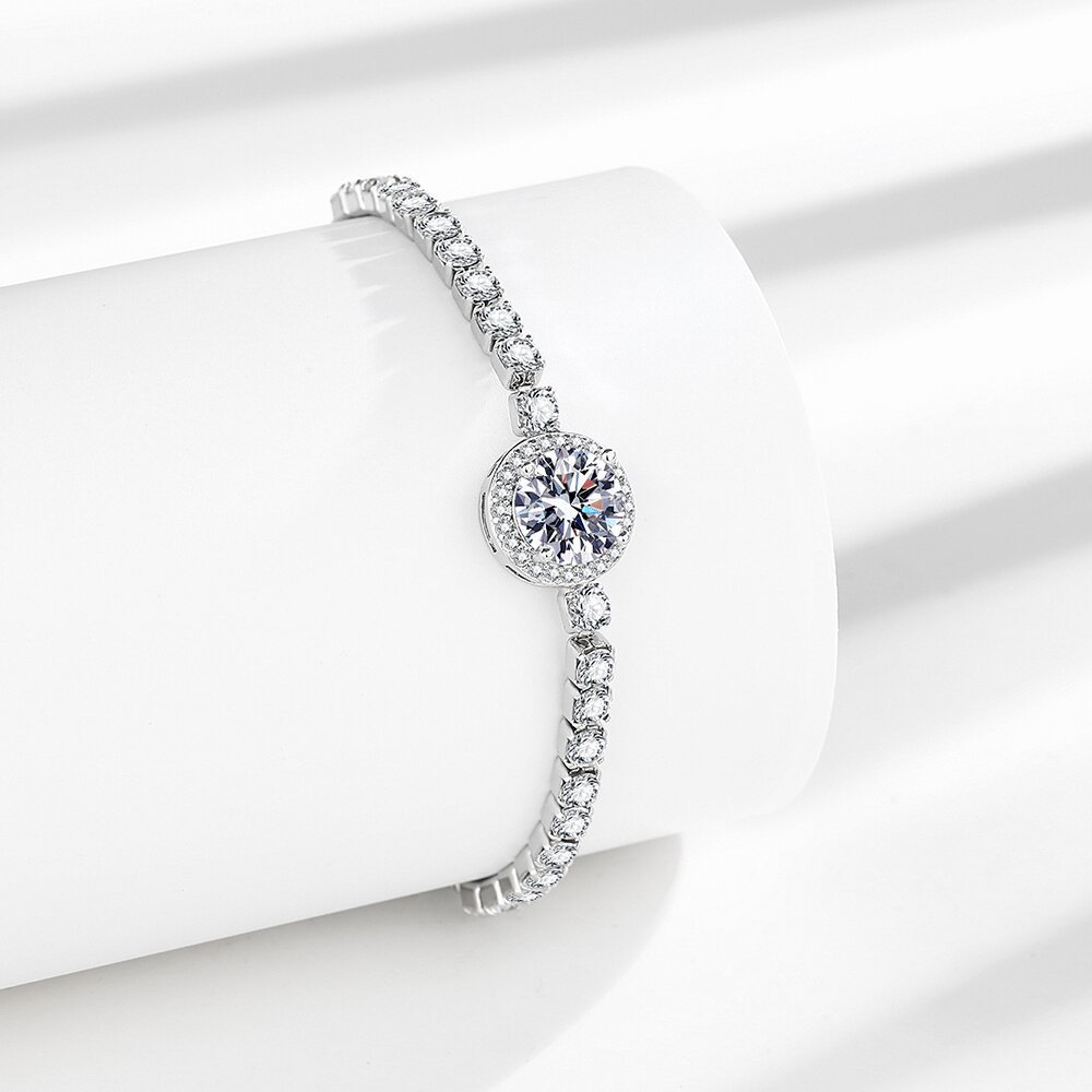 French Style Pull-Out Two Carat Round Zircon Moissanite Simulated Bracelet For Women Versatile Geometric Pattern Metal Jewelry 2