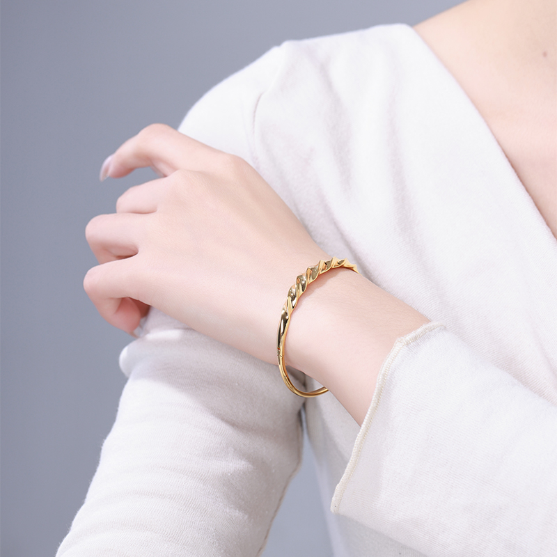 XUPING Geometric Bangle For Women In Copper With 18K Real Gold Plated Hypoallergenic Finish 4