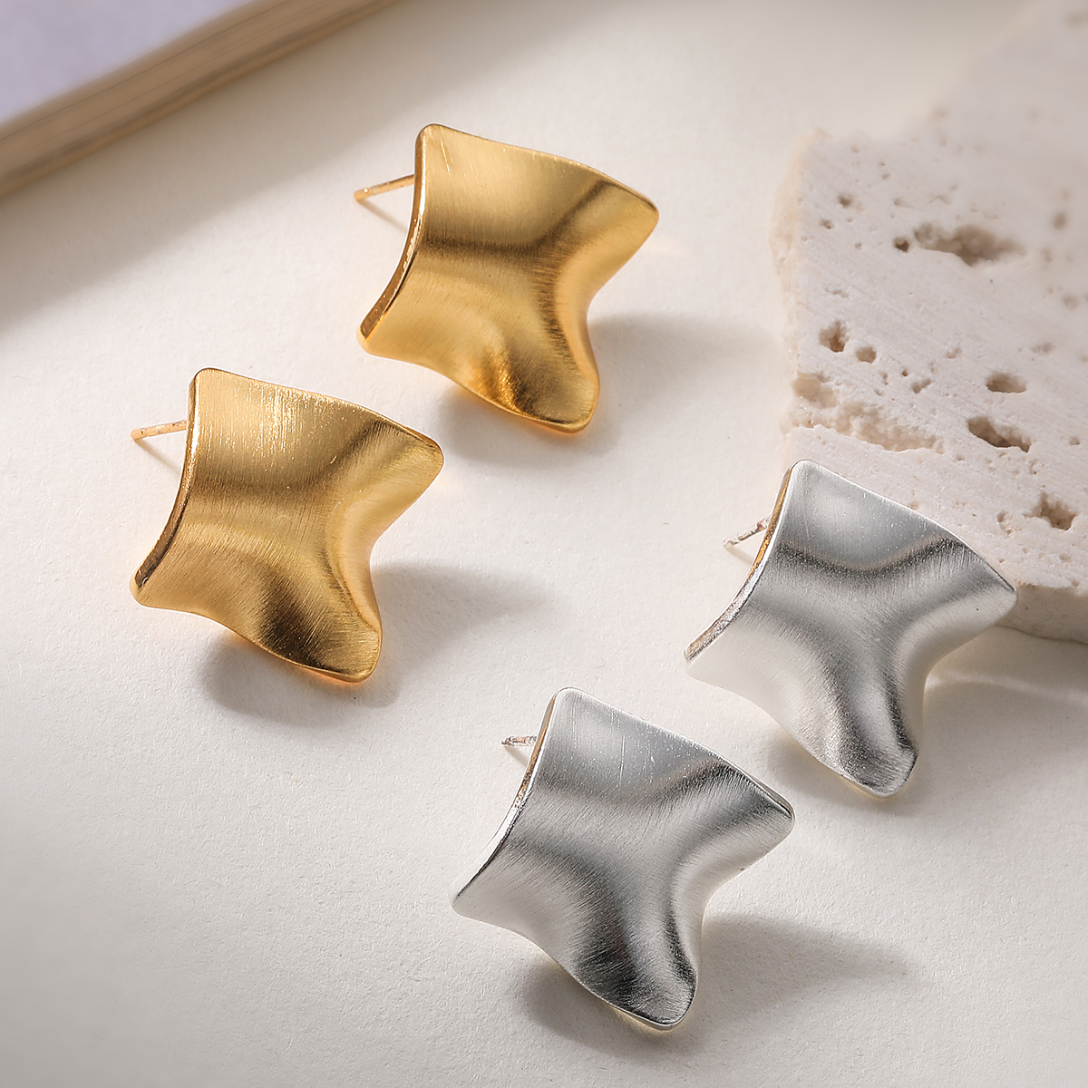 Geometric Brushed Copper Stud Earrings For Women With 0.03µm 18K Real Gold Water Plating