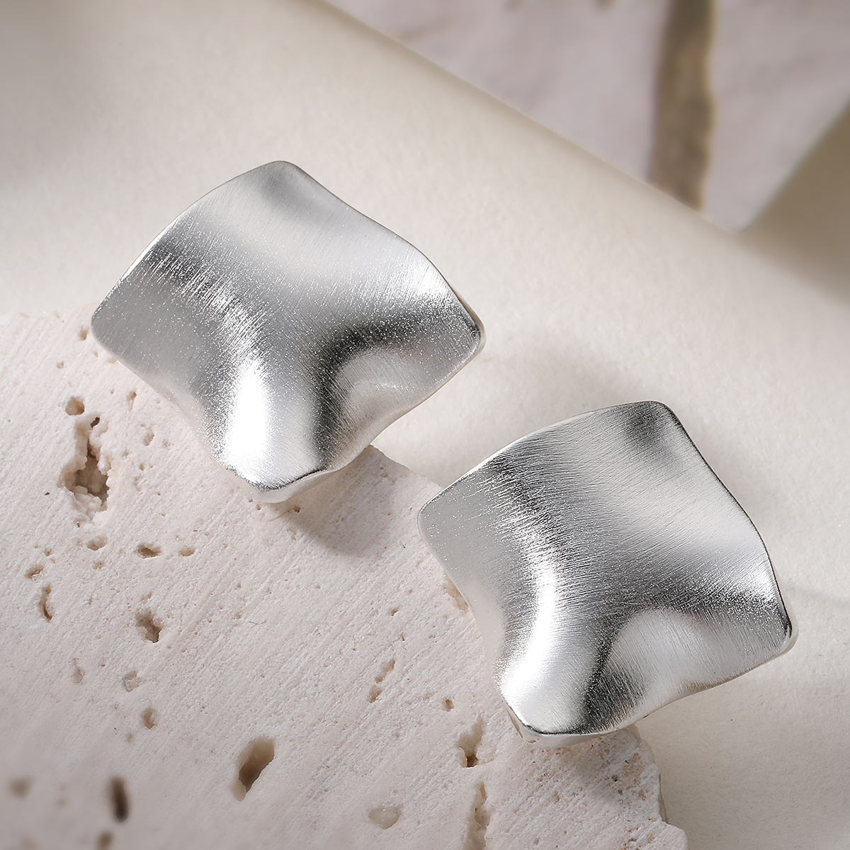 Geometric Brushed Copper Stud Earrings For Women With 0.03µm 18K Real Gold Water Plating 3