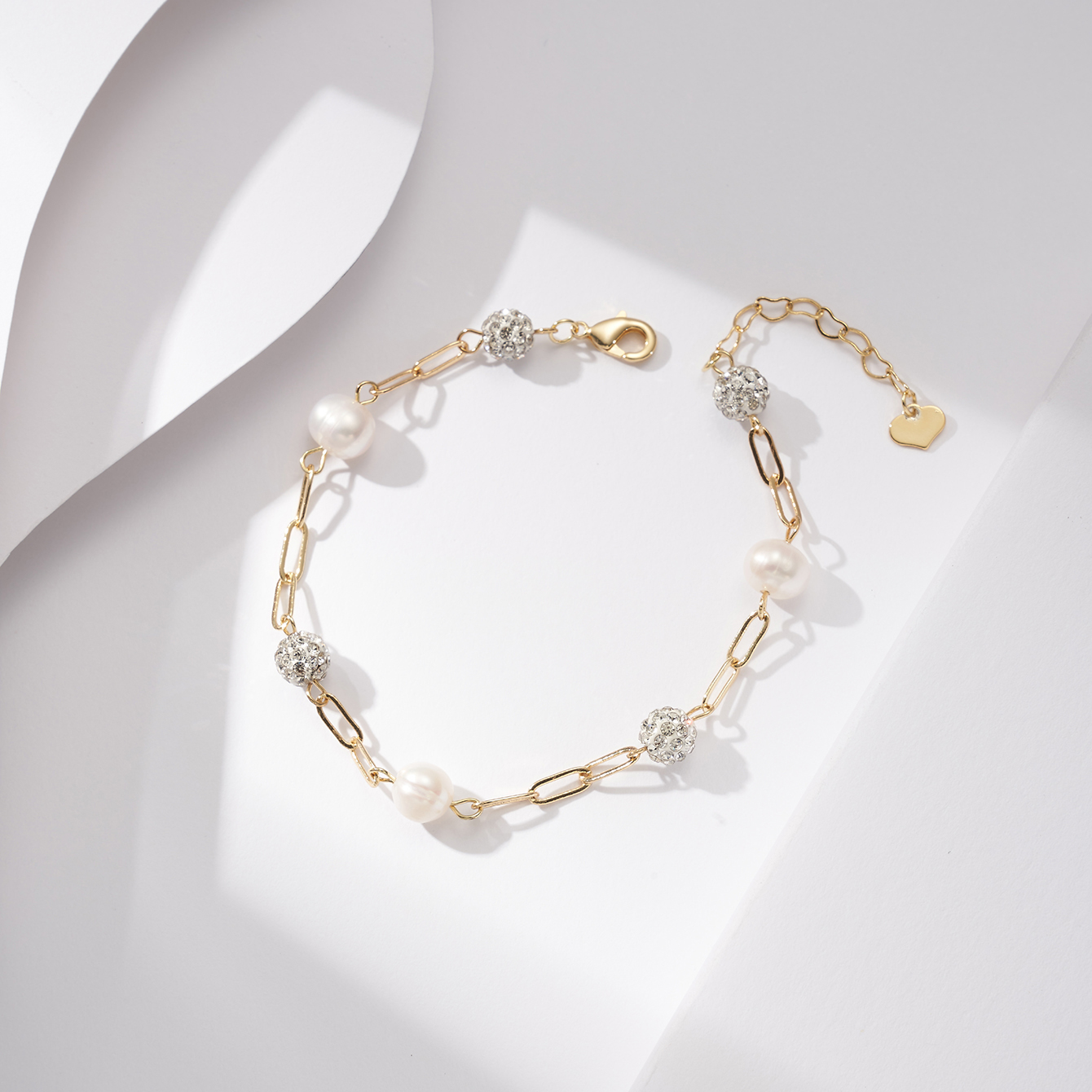 Three-dimensional Geometric Copper Bracelet For Women With 18K Gold Plated Finish And Freshwater Pearl On Paperclip Chain