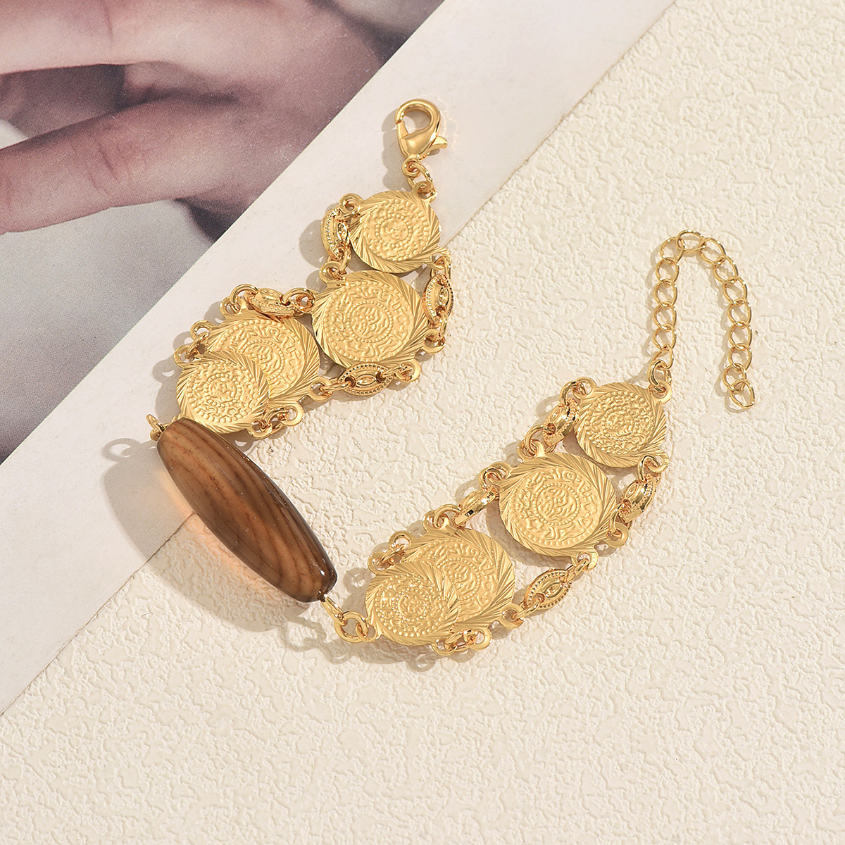 Geometric Copper Bracelet For Women With 18K Real Gold Electroplated Coating 0.03µm Featuring Agate Inlay 3