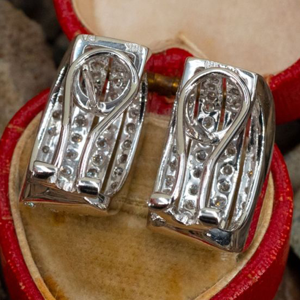 Geometric Drop Earrings With Claw Setting In Copper Featuring White K Water Plating And 0.03µm Thick Zircon Inlay 5