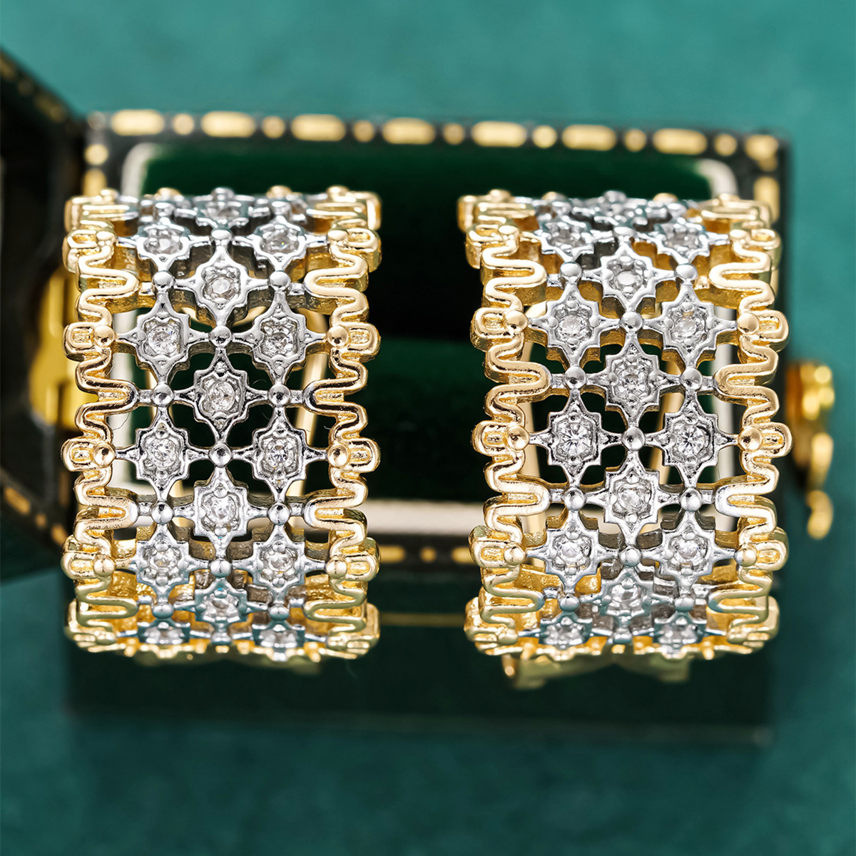 Geometric Drop Earrings With Claw Setting, Copper Material Featuring KC Golden Water Plating And 0.03µm Thickness, Inlaid Zircon