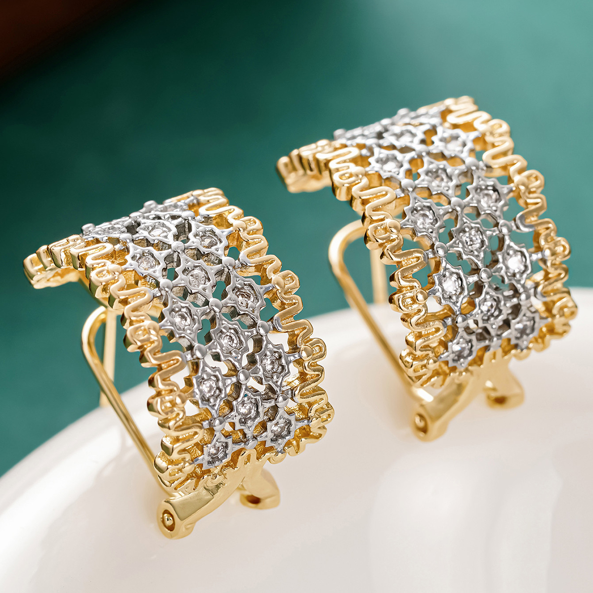 Geometric Drop Earrings With Claw Setting, Copper Material Featuring KC Golden Water Plating And 0.03µm Thickness, Inlaid Zircon 2