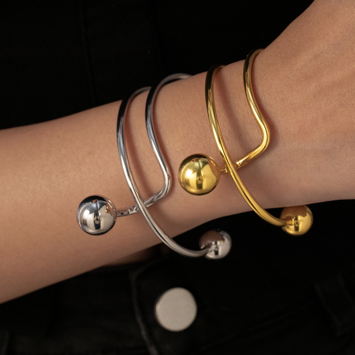 Geometric Electroplated Bangle For Women In Copper With 18K Real Gold Plated Water Plating And 0.03µm Coating Thickness