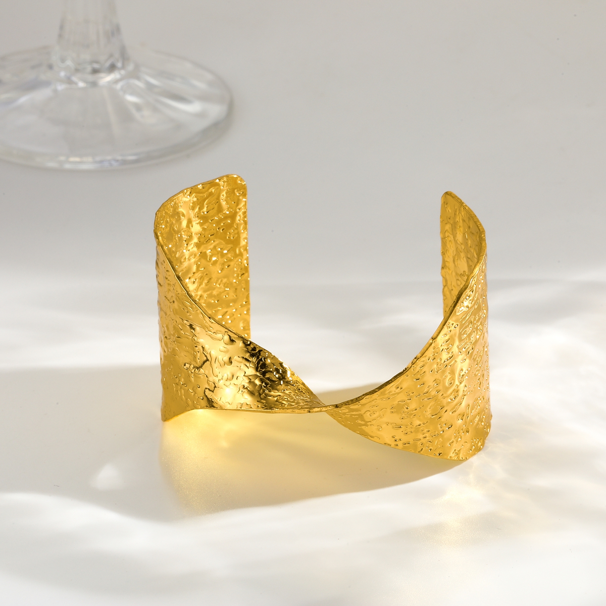 Geometric Electroplated Copper Bangle For Women With 0.03µm 18K Real Gold Water Plating