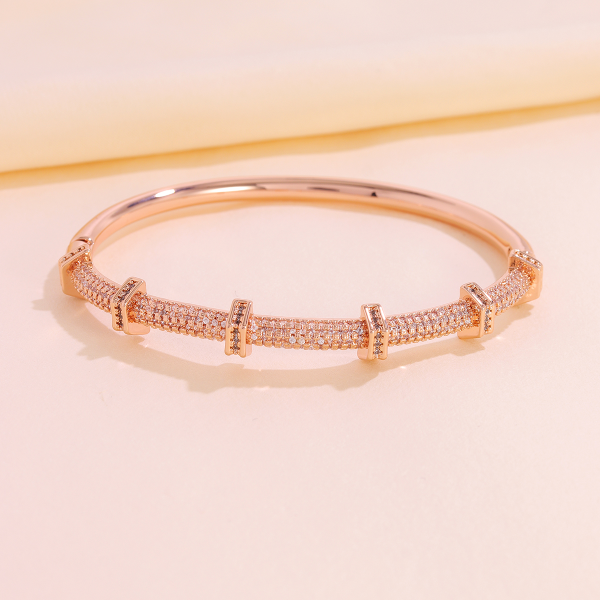 Geometric Electroplated Copper Bangle For Women With Zircon Inlay And Water Plating Gold Process 4