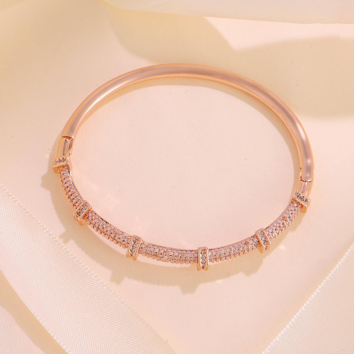 Geometric Electroplated Copper Bangle For Women With Zircon Inlay And Water Plating Gold Process 6