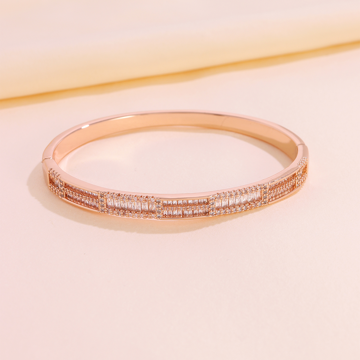 Geometric Electroplated Copper Bangle For Women With Zircon Inlay And Water Gold Plating Process 4