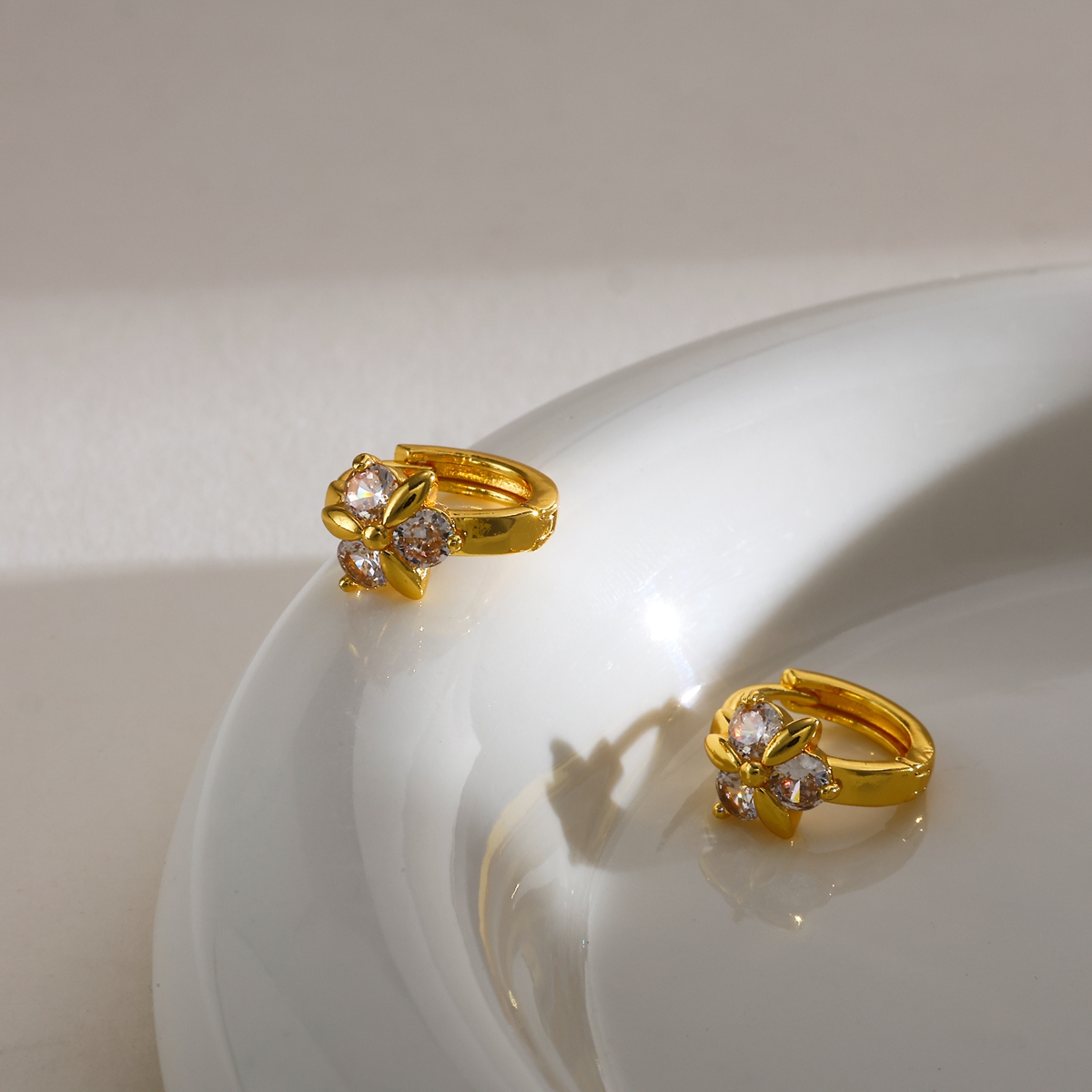 Geometric Electroplated Copper Stud Earrings For Women With Golden Water Plating And Zircon Inlay 3