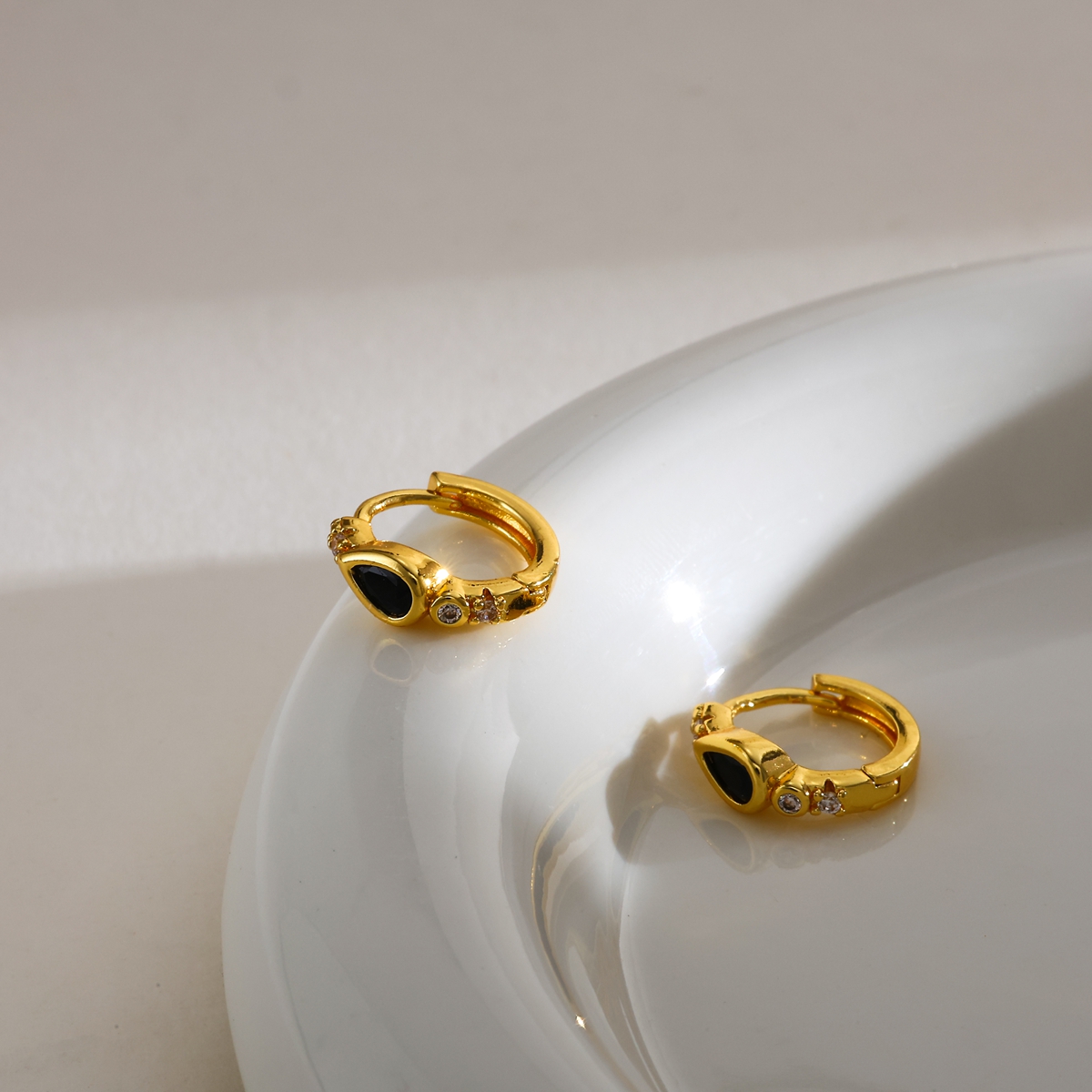 Geometric Electroplated Copper Stud Earrings For Women With Golden Water Plating And Zircon Inlay 4