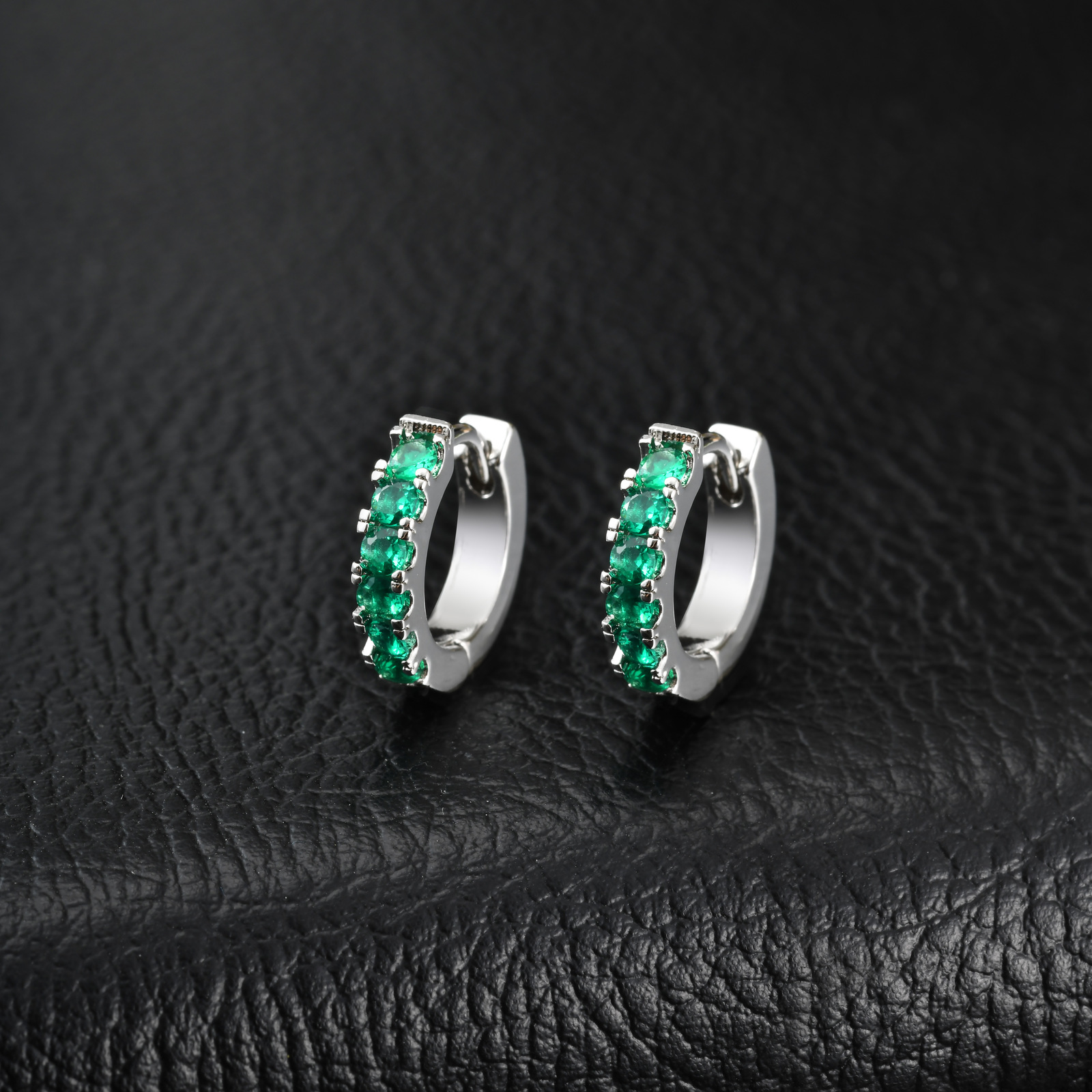 Geometric Hoop Earrings For Women With Claw Setting, Platinum-Plated Copper Featuring Zircon Inlay And Water Plating 5