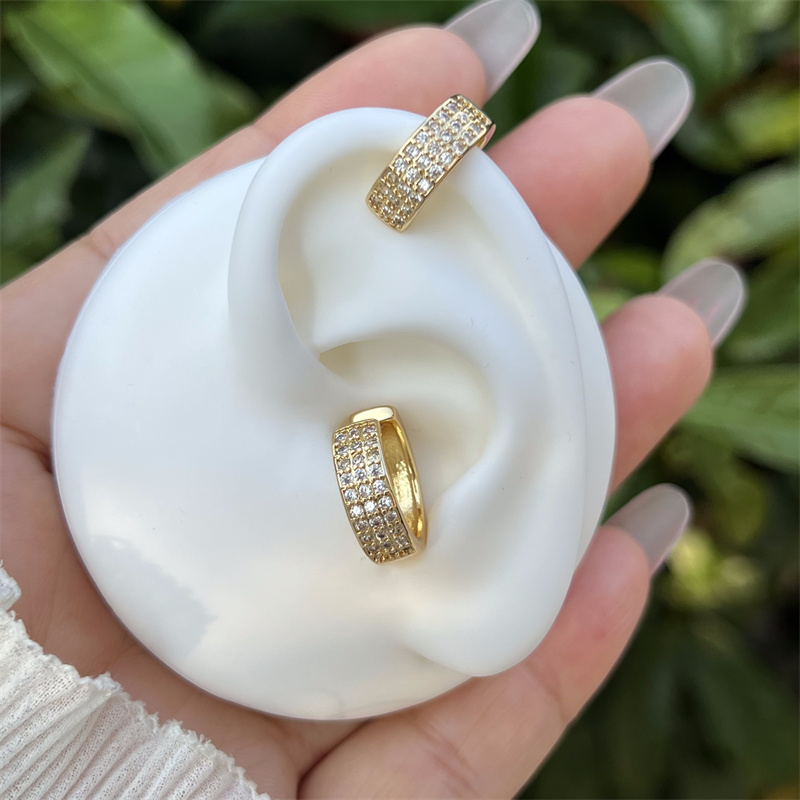Geometric Inlay Clip Earrings For Women In Copper With 18K Gold Plating And Zircon Electroplated Finish 4