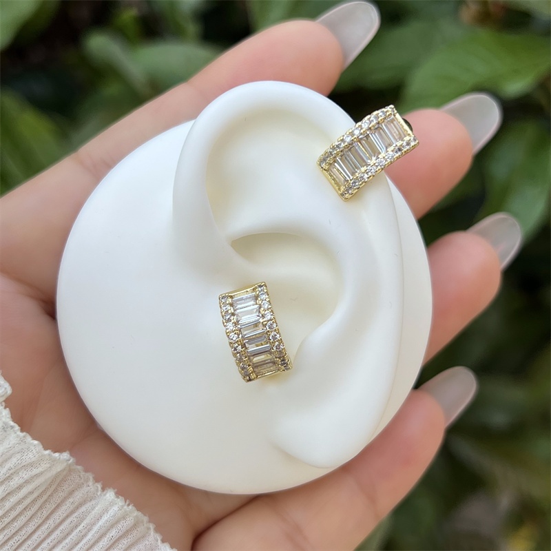 Geometric Inlay Clip Earrings For Women In Copper With 18K Gold Plating And Zircon Electroplated Finish 5