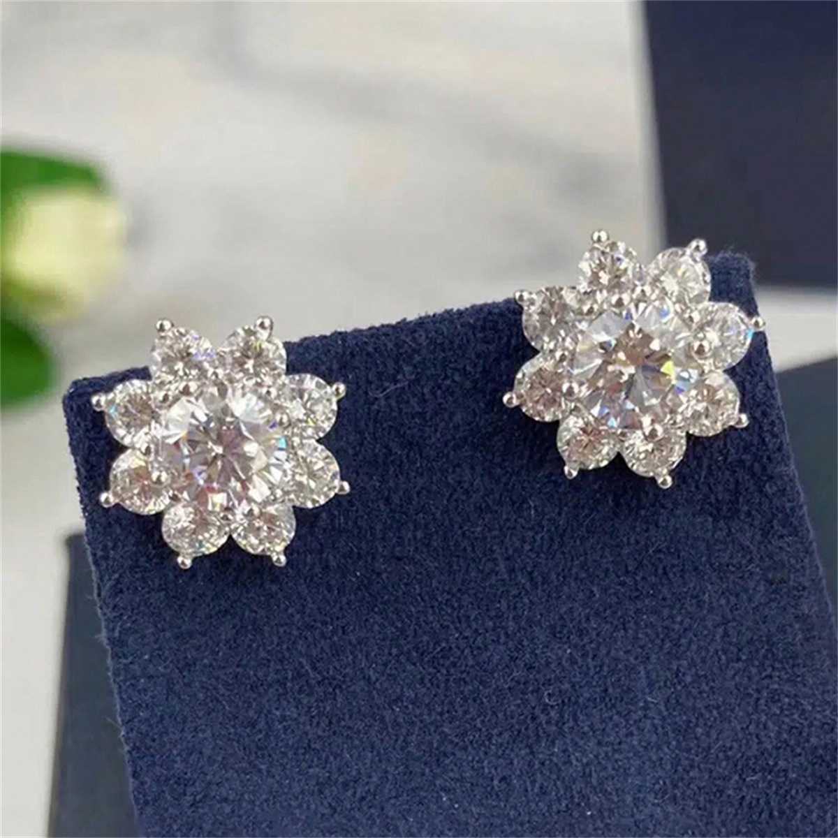 Geometric Stud Earrings With Claw Setting In Copper Featuring 0.03µm KC Golden Water Plating And Zircon Inlay 2