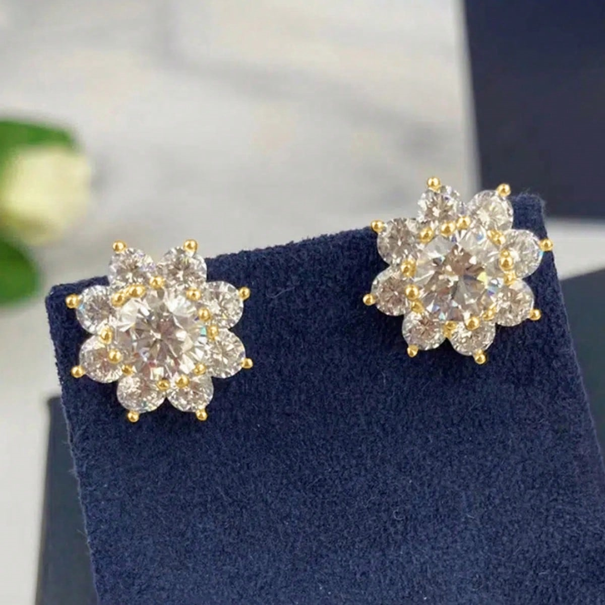 Geometric Stud Earrings With Claw Setting In Copper Featuring 0.03µm KC Golden Water Plating And Zircon Inlay 3