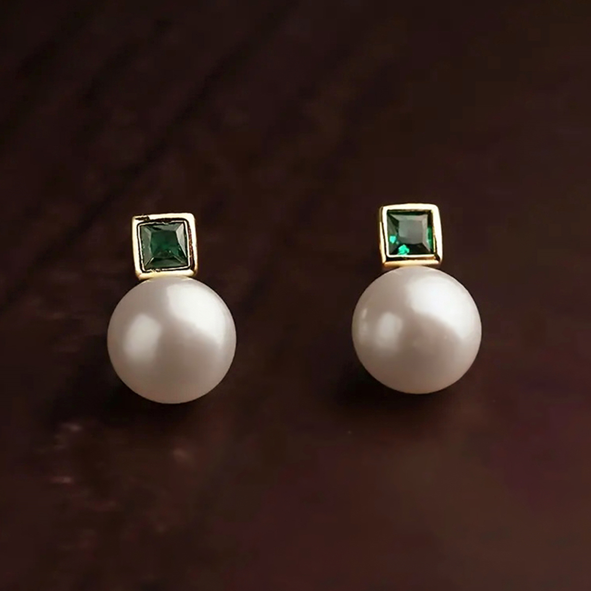 Geometric Stud Earrings With Claw Setting, KC Golden Plated Copper Featuring 0.03µm Water Plating And Pearl Inlay