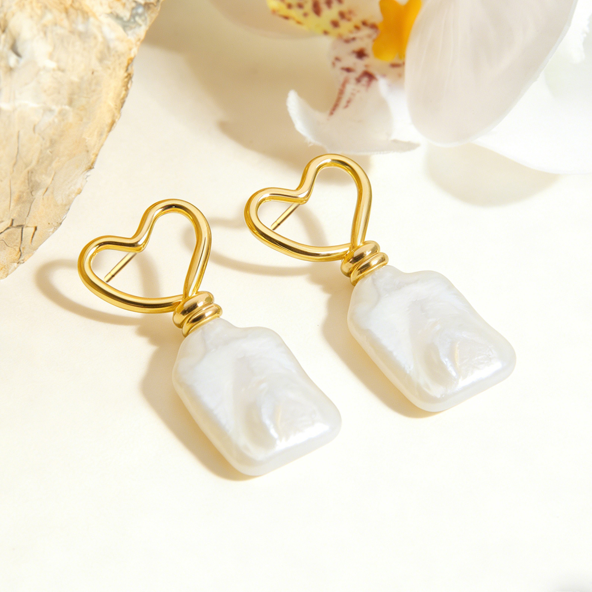 Three-dimensional Geometric Stud Earrings In Copper With Golden Plated Electroplated Finish Featuring Freshwater Pearl Inlay