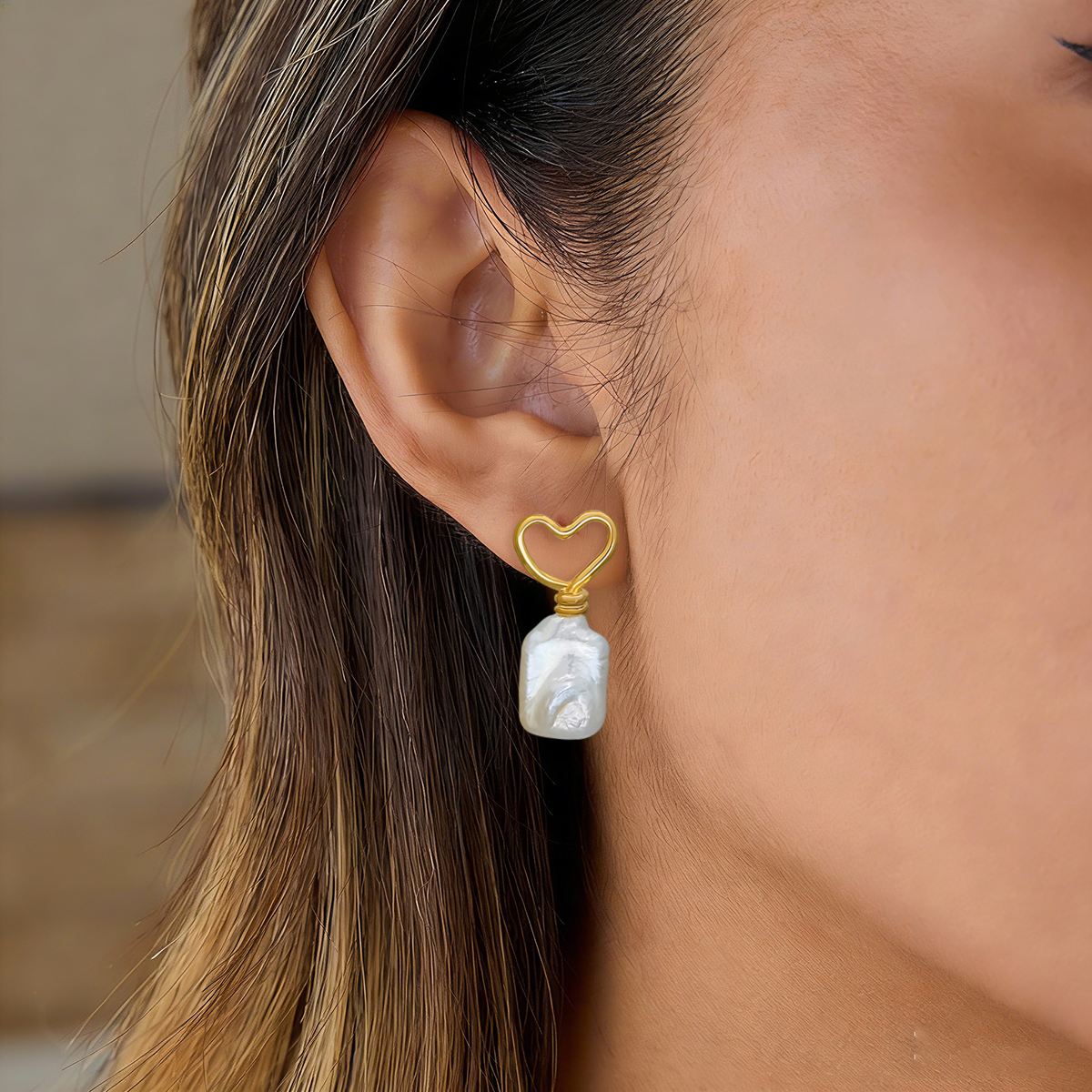 Three-dimensional Geometric Stud Earrings In Copper With Golden Plated Electroplated Finish Featuring Freshwater Pearl Inlay 3