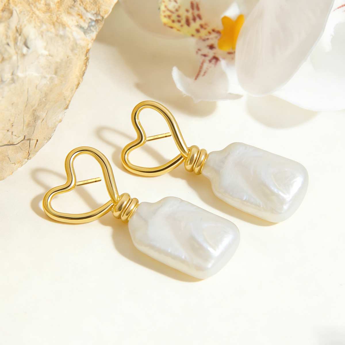 Three-dimensional Geometric Stud Earrings In Copper With Golden Plated Electroplated Finish Featuring Freshwater Pearl Inlay 4