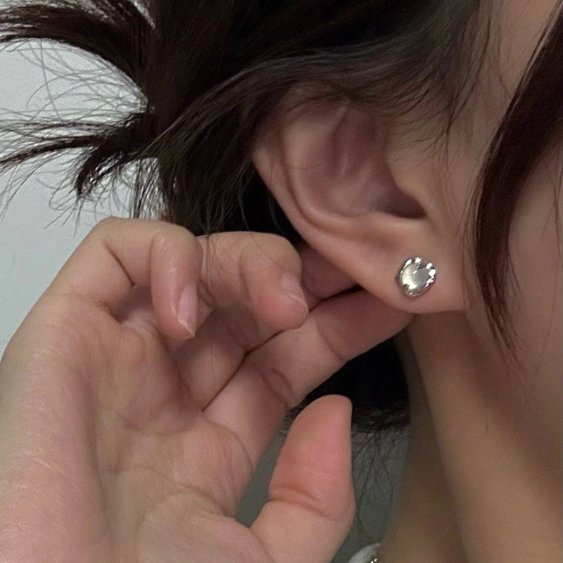 Geometric Stud Earrings In Copper With Platinum Electroplated Finish Featuring 0.03µm Thick Gold Plating Process 2