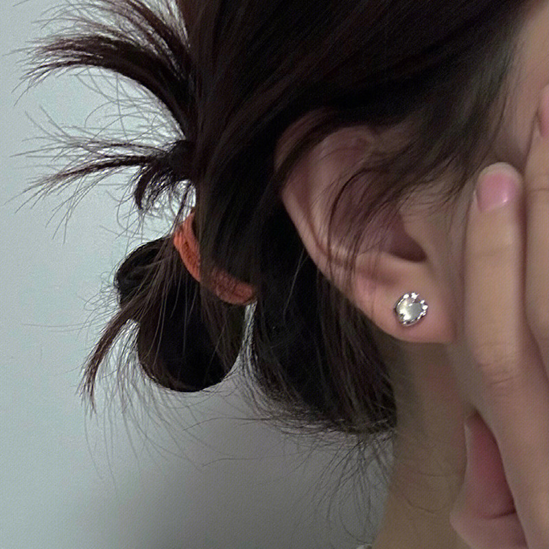 Geometric Stud Earrings In Copper With Platinum Electroplated Finish Featuring 0.03µm Thick Gold Plating Process 3