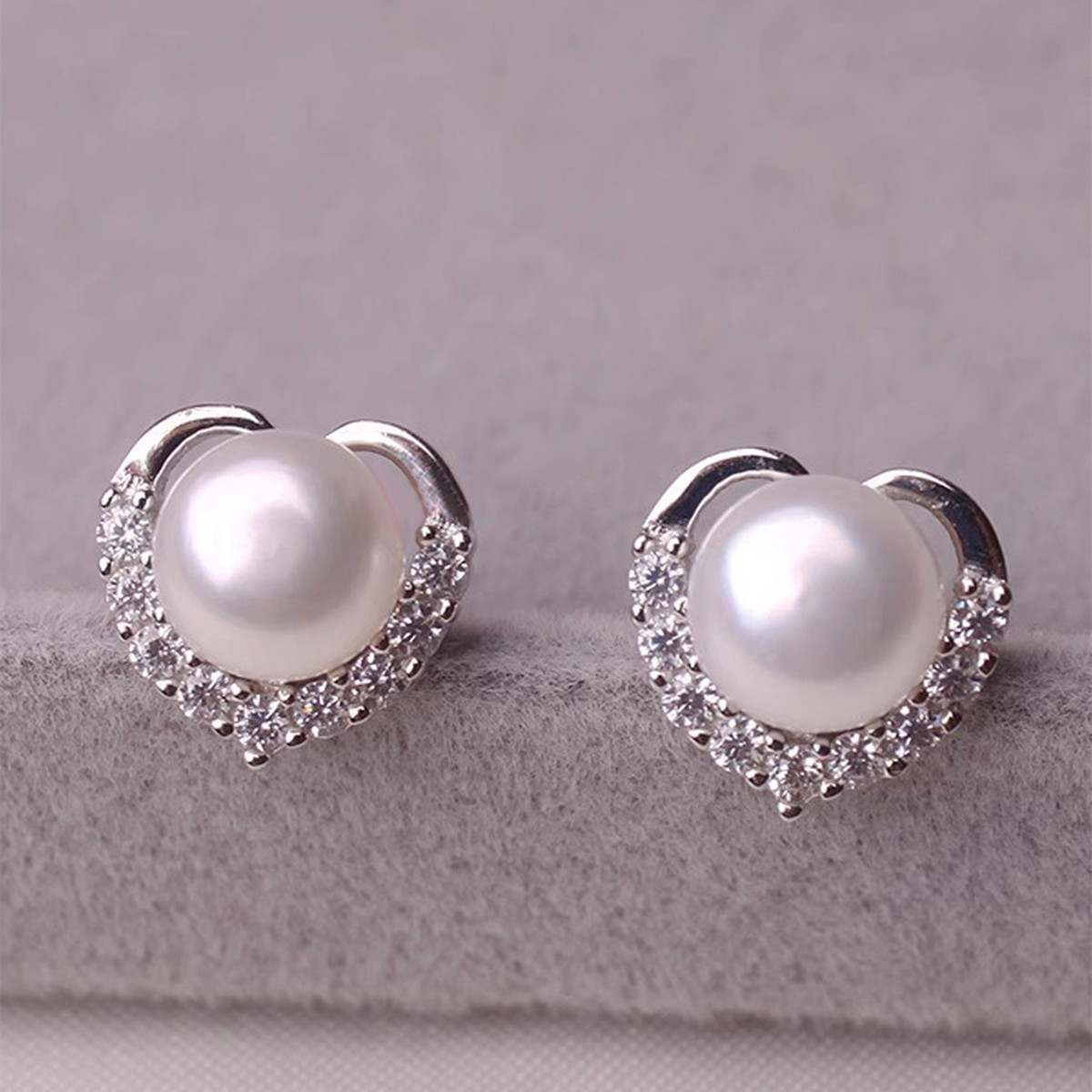 Geometric Stud Earrings For Women With Pearl Inlay, Copper Base, KC Golden Water Plating, And Claw Setting