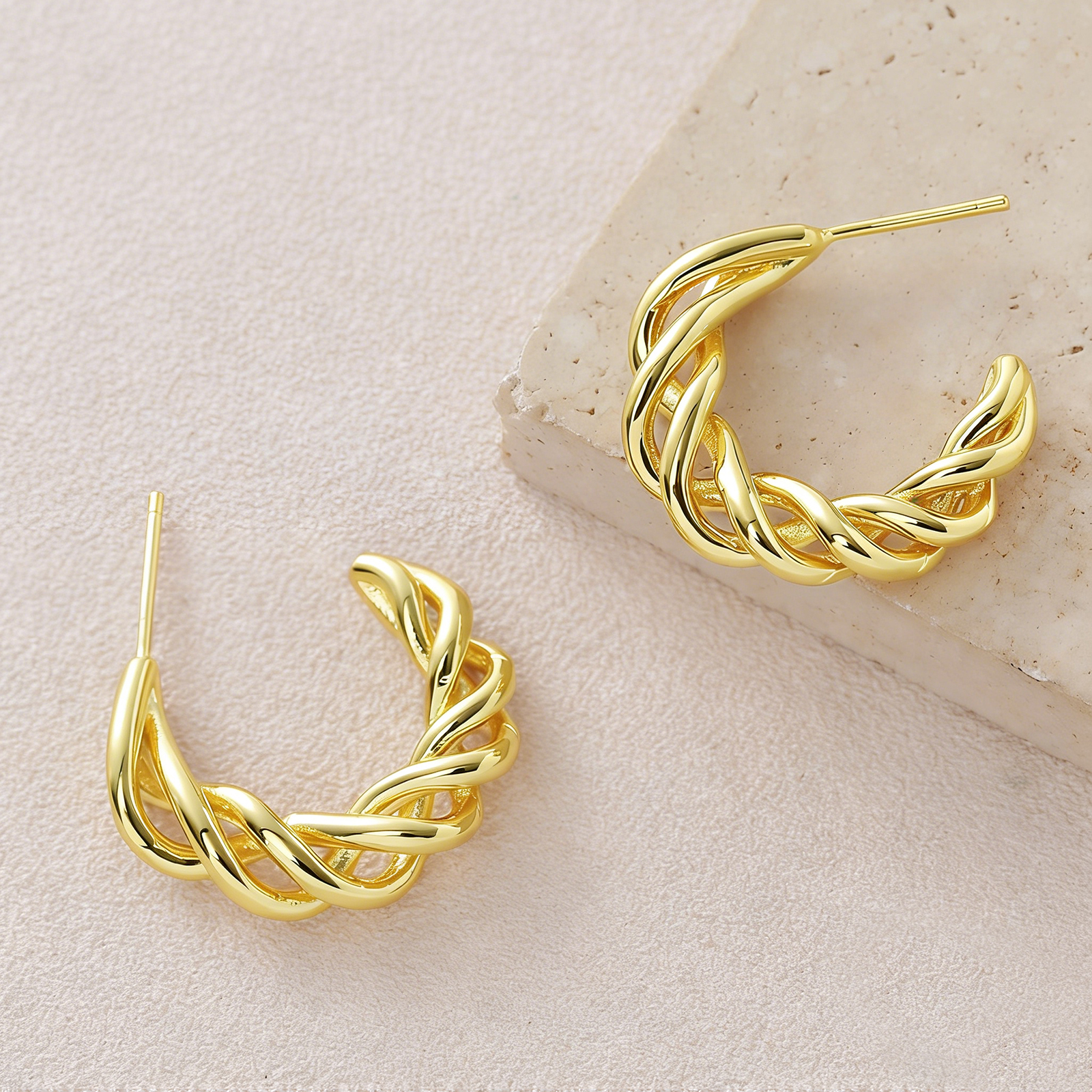 Geometric Twist Earrings In Copper With 18K Real Gold Plated Water Plating And 0.05µm-0.08µm Thickness