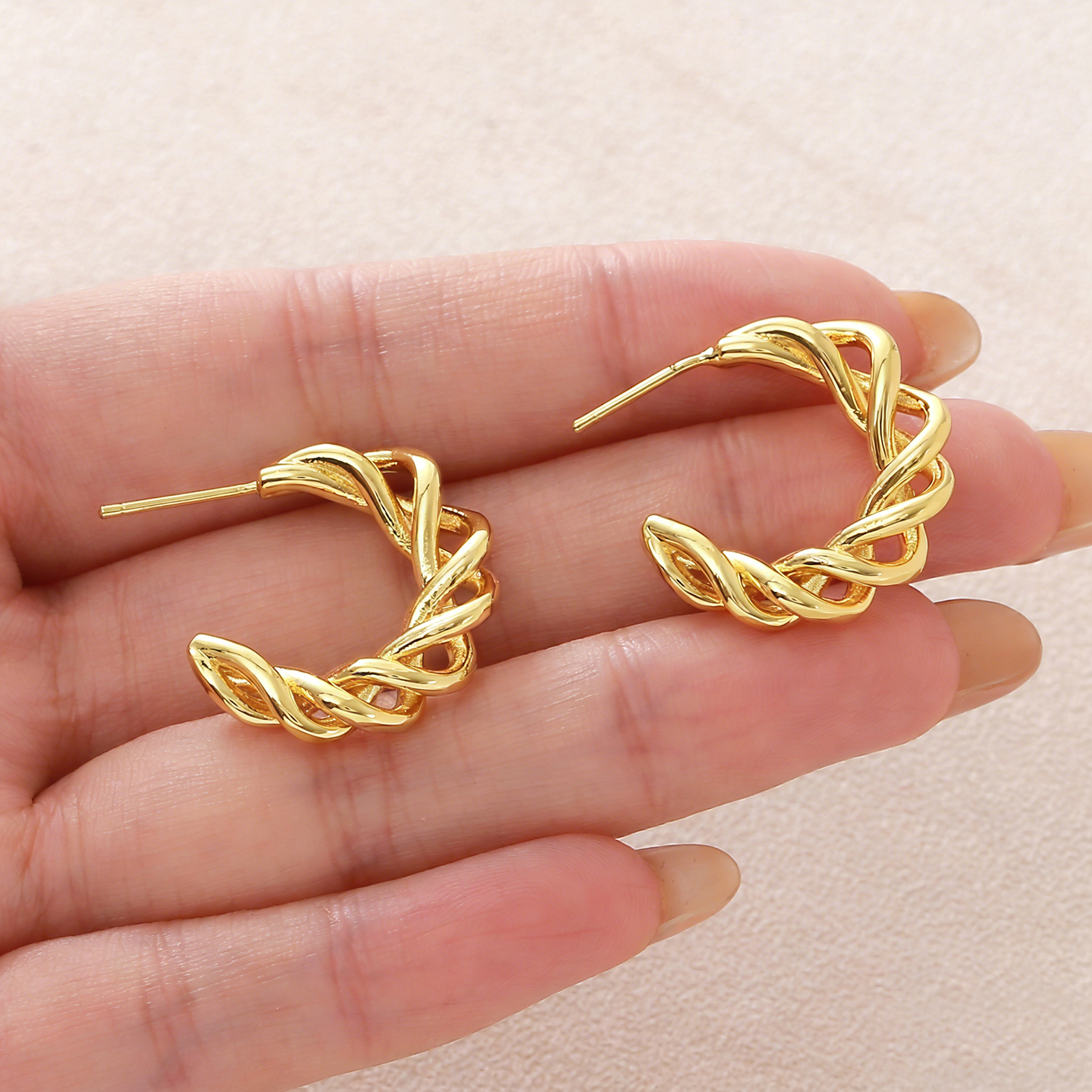 Geometric Twist Earrings In Copper With 18K Real Gold Plated Water Plating And 0.05µm-0.08µm Thickness 5