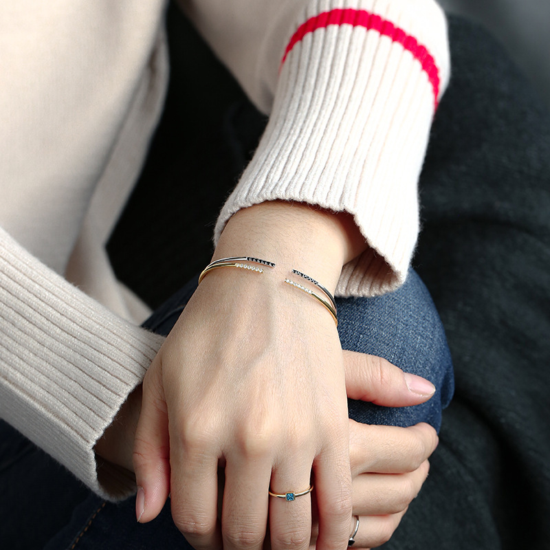 Three-dimensional Geometric Wristband For Women In Golden Plated Brass With Zircon Inlay And Slider Chain