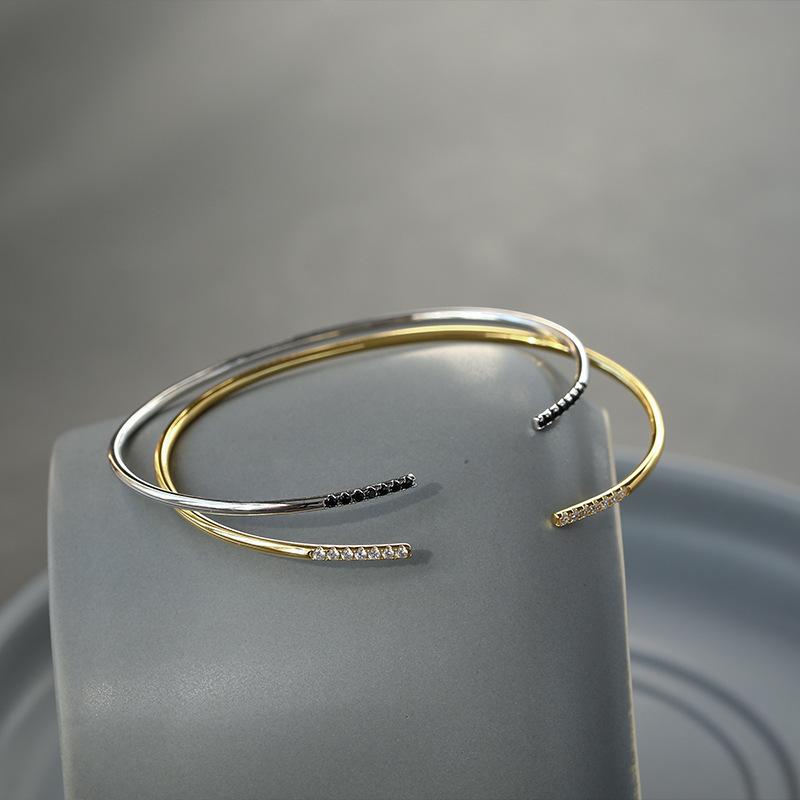 Three-dimensional Geometric Wristband For Women In Golden Plated Brass With Zircon Inlay And Slider Chain 3