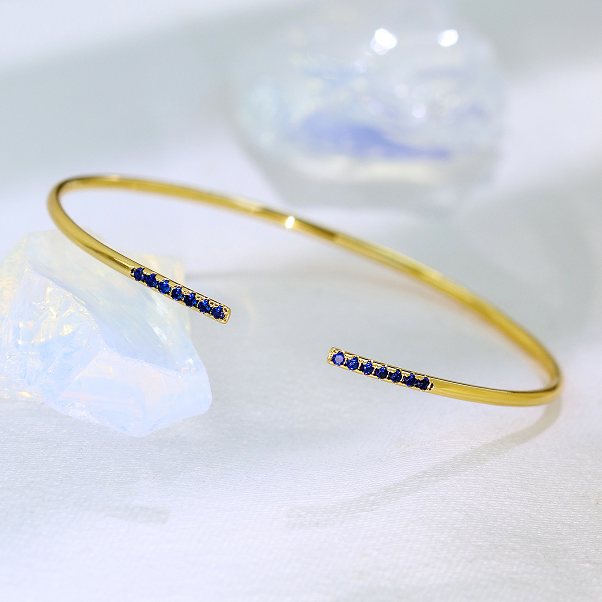 Three-dimensional Geometric Wristband For Women In Golden Plated Brass With Zircon Inlay And Slider Chain 4