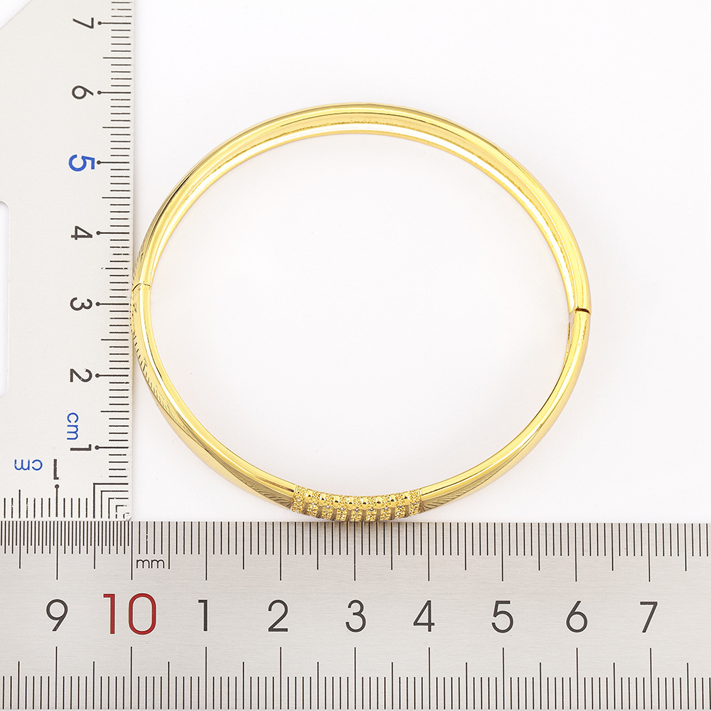 Luxurious Gold Bangle For Women In 18K Real Gold Plated Copper With Electroplated Rhinestones Inlay 2