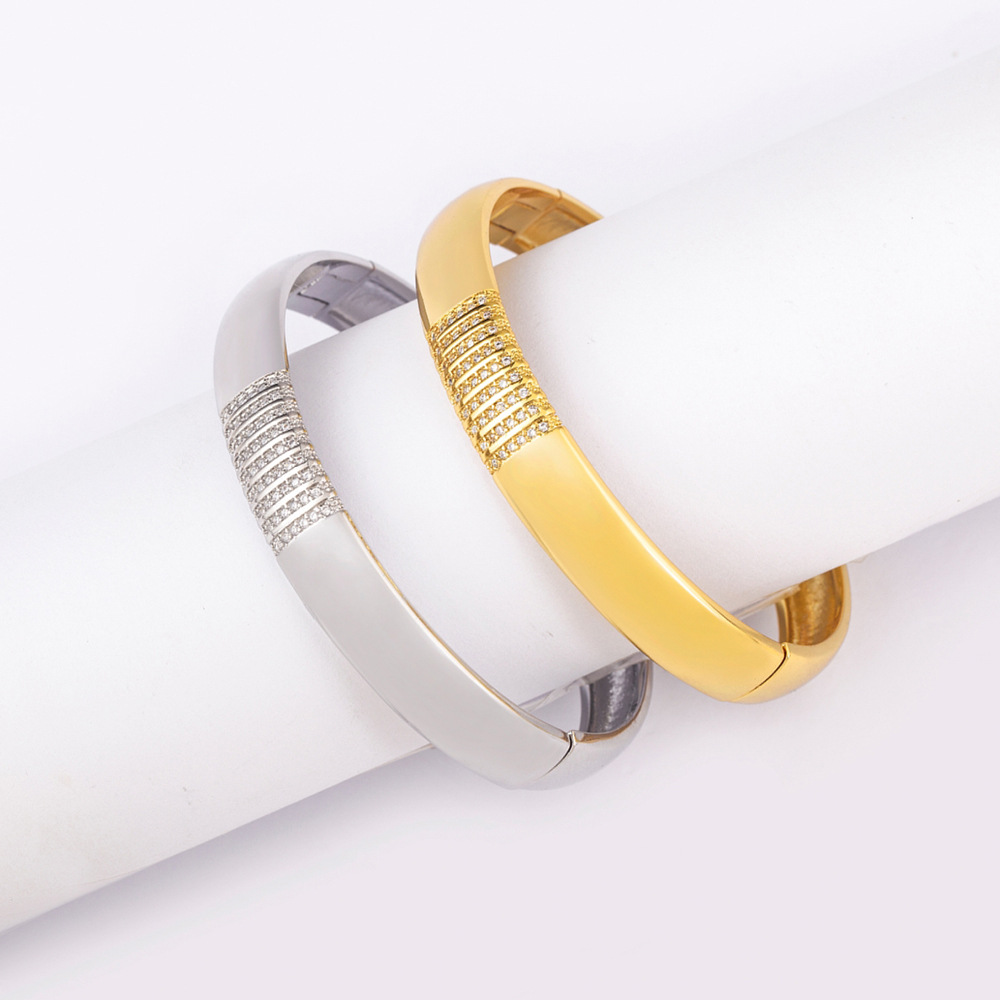 Luxurious Gold Bangle For Women In 18K Real Gold Plated Copper With Electroplated Rhinestones Inlay 4
