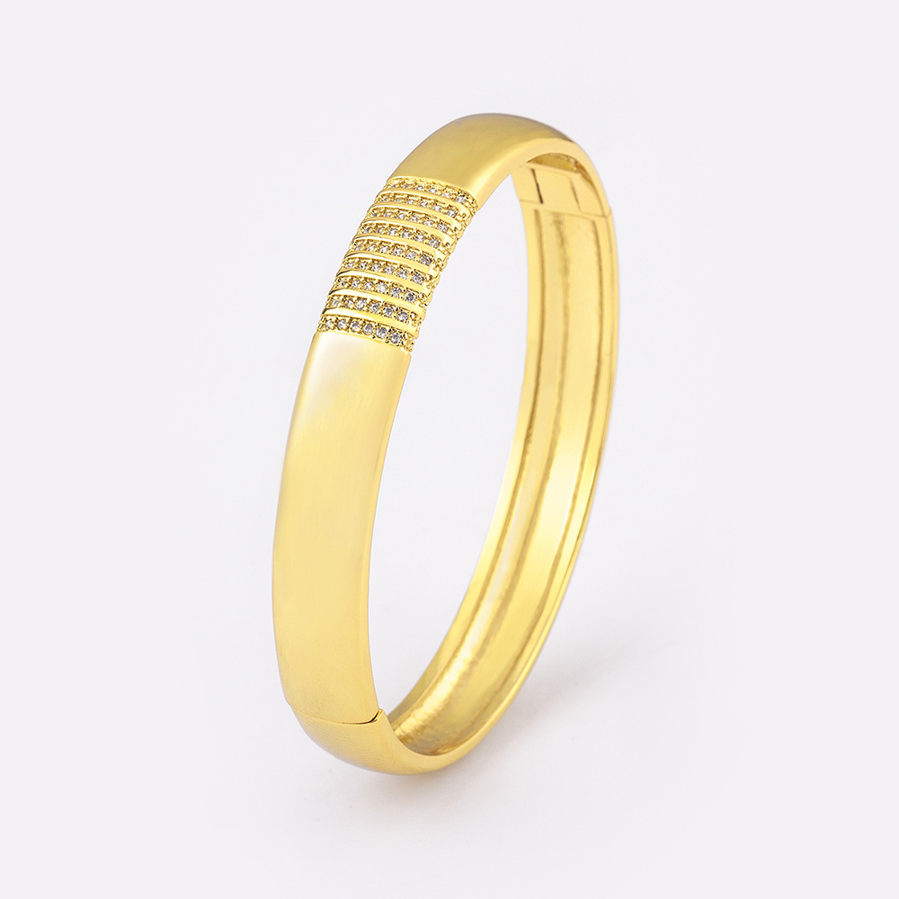 Luxurious Gold Bangle For Women In 18K Real Gold Plated Copper With Electroplated Rhinestones Inlay 5