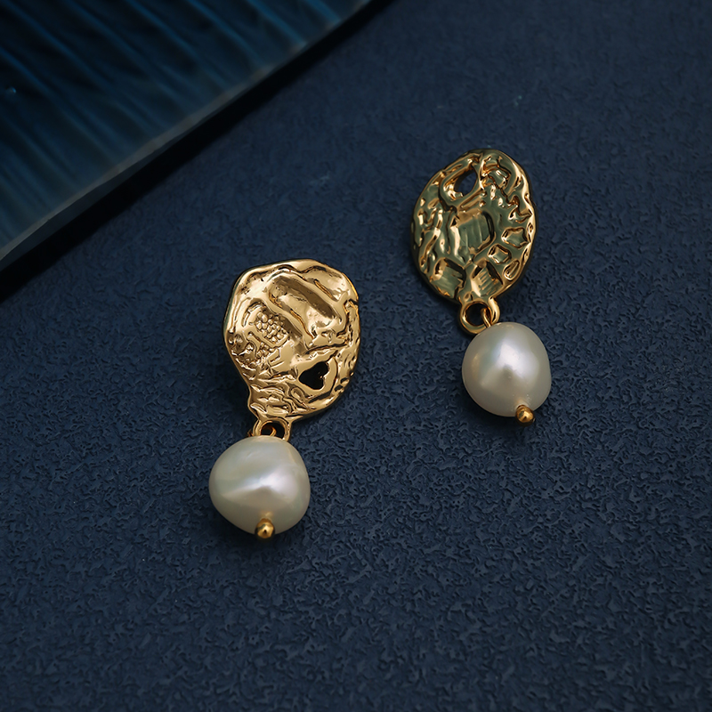 Handmade Geometric Earrings For Women In Copper With 18K Real Gold Plated Water Plating And Freshwater Pearl Inlay 7