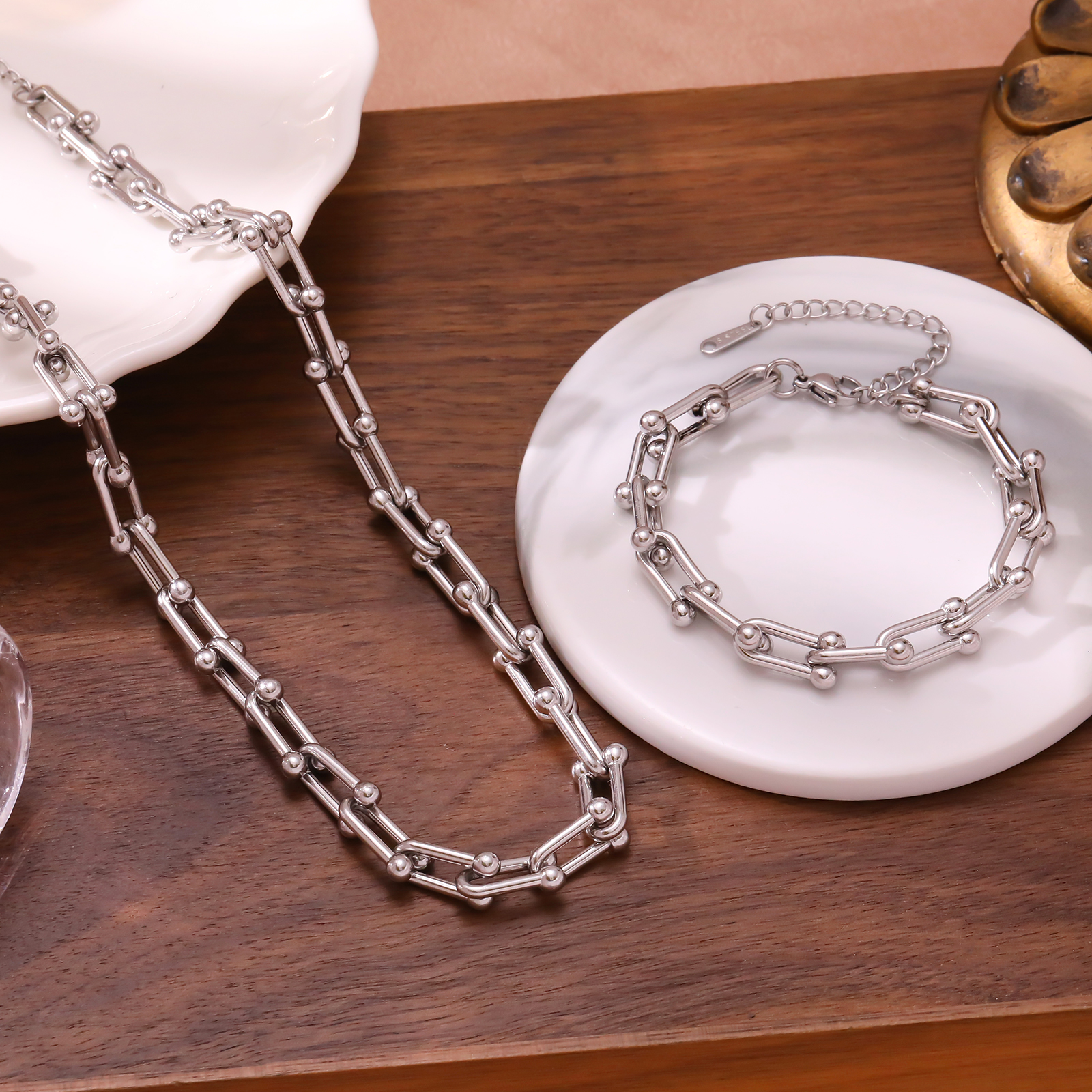 Handmade Letter Necklace For Women With 18K Real Gold Plated 316 Stainless Steel And PVD Coated Paperclip Chain 2