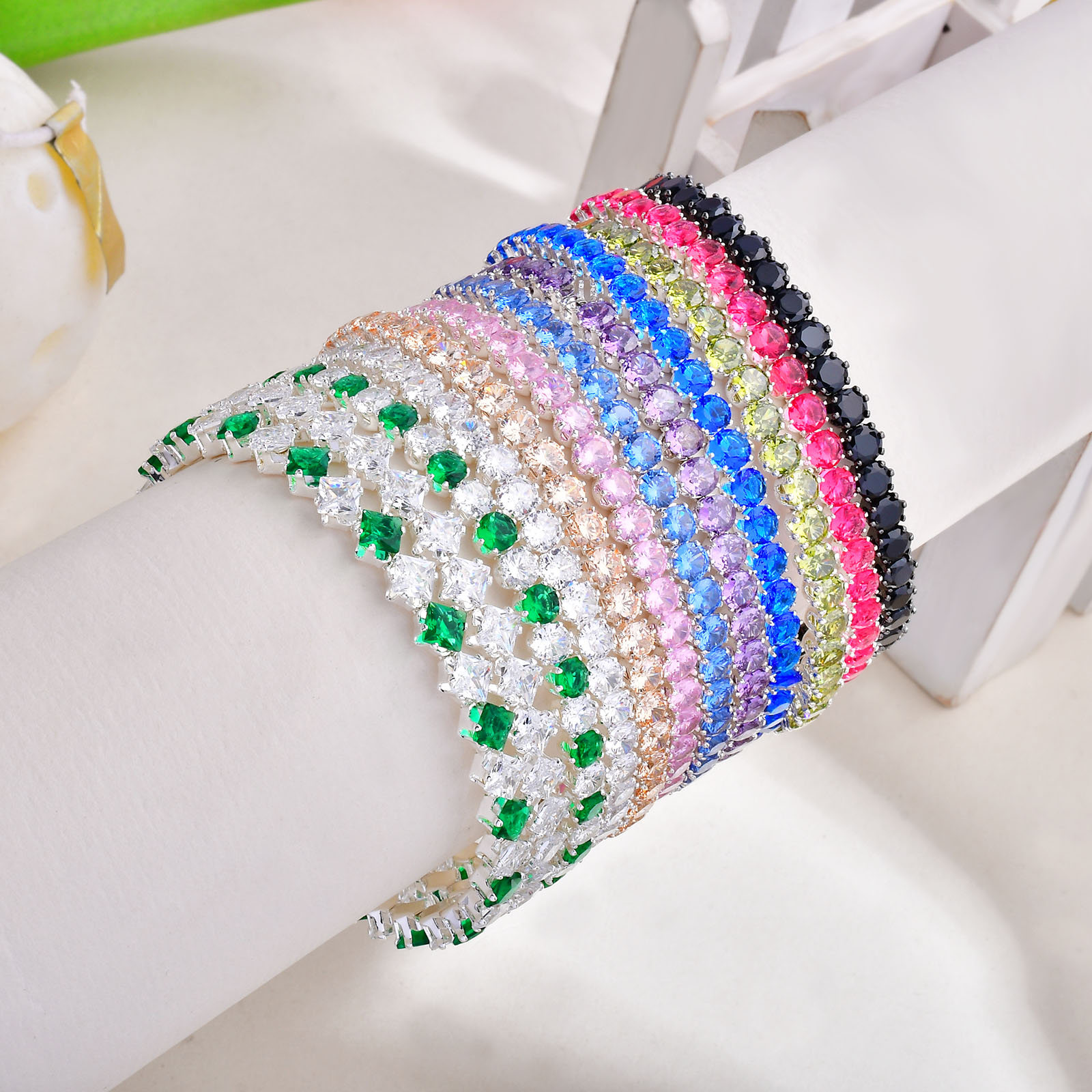 Handmade Round Bangle For Women In Copper With Silver Plated Water Plating And Zircon Inlay